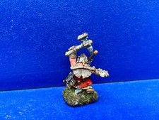 Maschinist mit Einhandhammer der Zwerge METALL