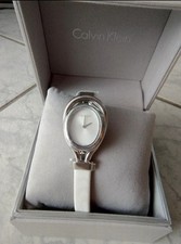 Zarte Weiße Damen Armbanduhr