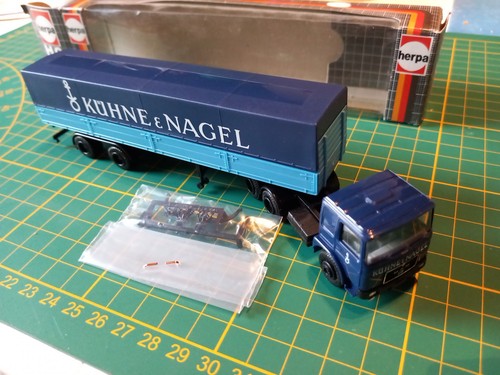 Herpa man kühne nagel - f8,