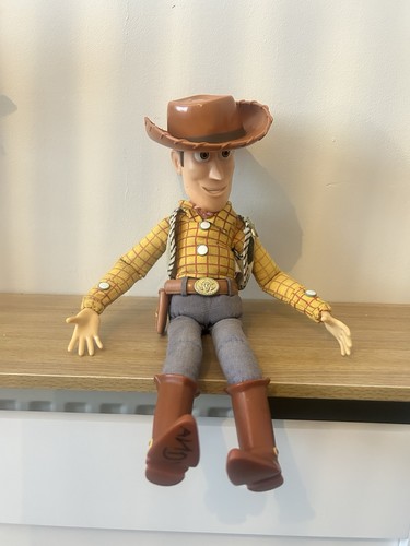 Offizielle disney store woody - disney,