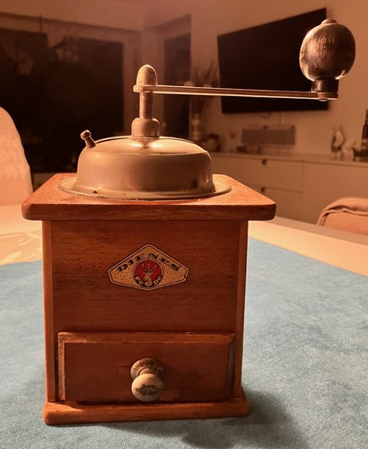 Alte kaffeemühle von - alte,