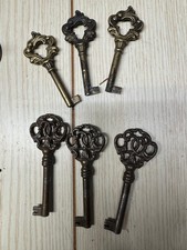 6 Antike Schlüssel 2 versch