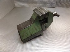 Alter Massiver  Schraubstock