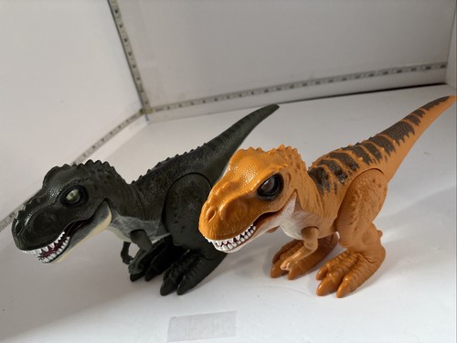Robo alive attacking rex - alive, t-rex