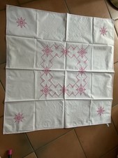 Auflagentischdecke 80x80cm Weiß Handarbeit mit Rotem Kreuzstich Stickerei