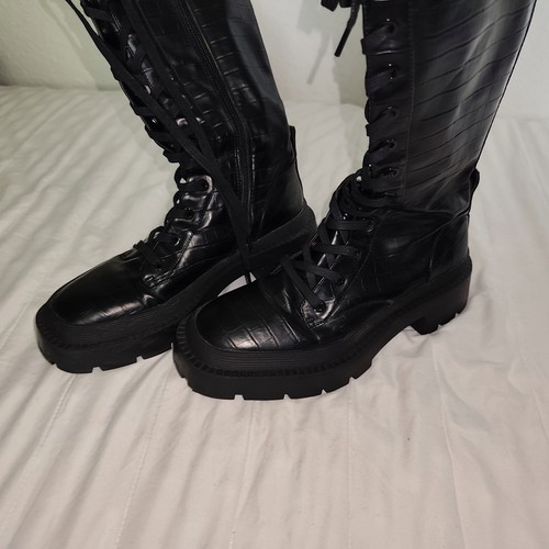 Gothic boots🖤