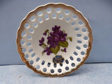 25678. Schale  mit Veilchen
