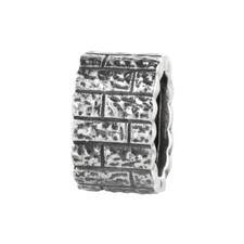 Rebeligion Black Rock Charm