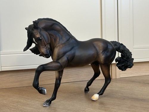 Breyer laredo gypsy - laredo,