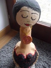 Pappmachefigur Frau 40cm