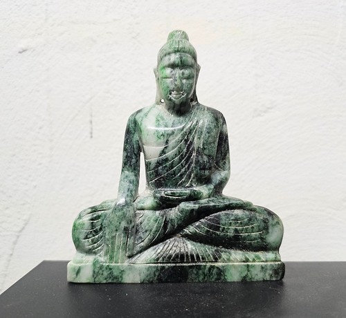 Buddha aus jade - jade, jadeit