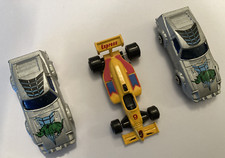 3 Stück Spielzeugautos, 1x Formel 1, 2x Supersportwagen