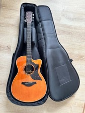 Westerngitarre mit Tonabnehmer