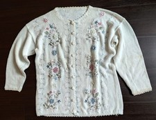 Trachten - Strickjacke bestickt - Gr. ca. L / XL / 42 / 44 - cremeweiß - Perlen