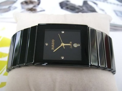 Herrenuhr aus schwarzer