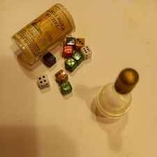 Rarität Miniatur-Flasche mit Würfeln Aquavit  Antik  Sammeln + Fass mit Würfeln 