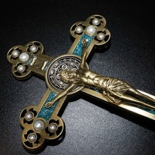 Bronze Inlaid Pearl Jesus