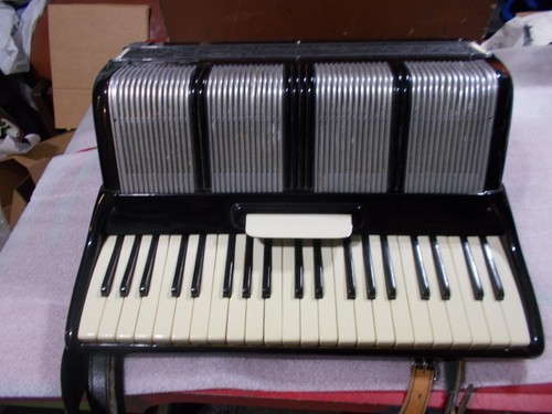Scandalli accordion 5 - scandalli,