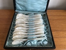 12 kleine Löffel Perlmutt im Besteckkasten C.Robert Kunde-Dresden Dessertlöffel