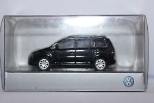 VW Touran I   schwarzmetallic   Wiking 1:87