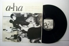 12" A-HA---HUNTING HIGH AND