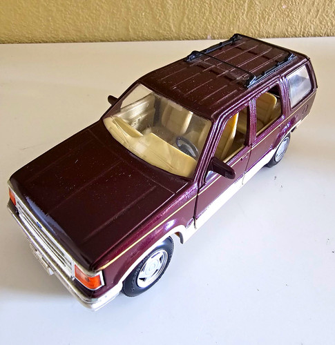 Maisto ford explorer - maisto,