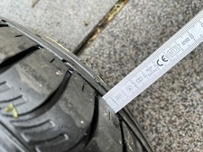 Mercedes 190 er Satz Sommerreifen Mit Radkappen195/65R/ 15 mit 5mm Profil