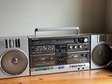 Sharp GF-700Z radio vintage
