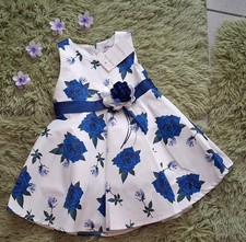 Ein Wunderschönes Kleid. Neu