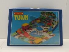 LESNEY MATCHBOX USA 1977 TOWN