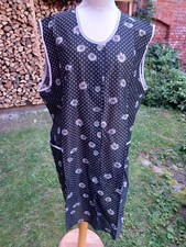 Kittelschürze in schwarz, weiß gemustert und glänzend Gr 54 -NEU-