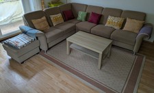 7 Jahre alte Wohnlandschaft Ecksofa / Couch + Hocker