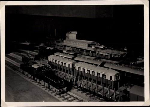 Foto modelleisenbahn bahnhof - foto, modelleisenbahn,