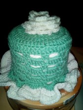 Klorollenhut Klopapiermütze  Creme grün mit Rose  Deko Bad Auto  Neu Handarbeit