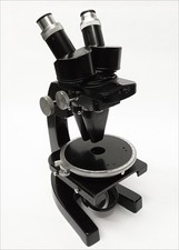 Leitz Wetzlar Mikroskop Stereomikroskop Binokular Pol-Drehtisch Okular Objektive