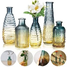 Kleine Vasen für Tischdeko