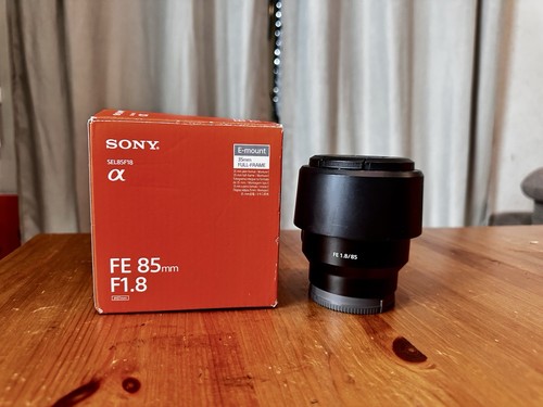 Sony sel 1 - sony, 85