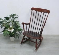 Alter Schaukelstuhl Vollholz mit Spindellehne, Armlehne, super bequem