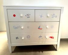 ISLE OF DOGS wunderschöne handbemalte Kinder-Kommode Massiv  NEUPREIS 1800€ 