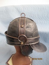 Antiker  Helm /  Feuerwehrhelm ? aus Leder und Eisen Größe ca. 58