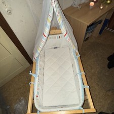 Kinderwiege Stubenwagen mit Baldachin
