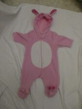 1  kuscheliger  Hausanzug mit Füßen  und Kapuze    ---   Größe : 68