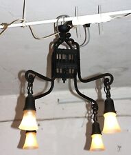 Prunkleuchter Historismus oder früher, Schmiedeeisernes Gestell, 4 Leuchten