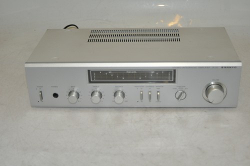 Sanyo stereo integrated - 20,