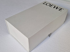 Original LOEWE Geschenkbox  32 x 18 x 11 x cm - Weiß  / innen mit Schwarz