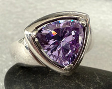 Schöner Ring Silber 925 Gr.65, großen, facettierten, lilafarbenen Stein (AN19)