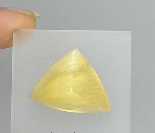 Gelber danburit cabochon - gelber,