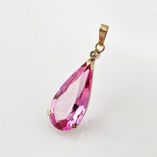Goldanhänger mit rosa Saphir