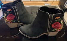 Damen Stiefelette schwarz , 41 mit schöner Rosenstickerei, Bodyflirt Neuware %%%