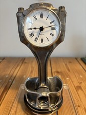 BMW V8 Zylinder Uhr